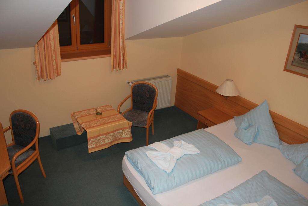 Landgasthaus & Hotel Kurfer Hof Bad Endorf Kamer foto