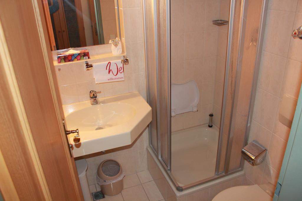 Landgasthaus & Hotel Kurfer Hof Bad Endorf Kamer foto